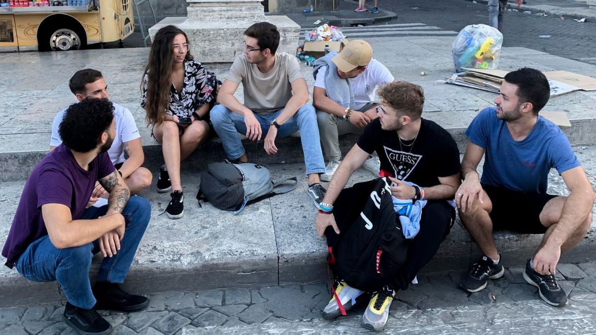 Lage salarissen en tijdelijke contracten: het arbeidsdrama van de jeugdwerkgelegenheid in Spanje