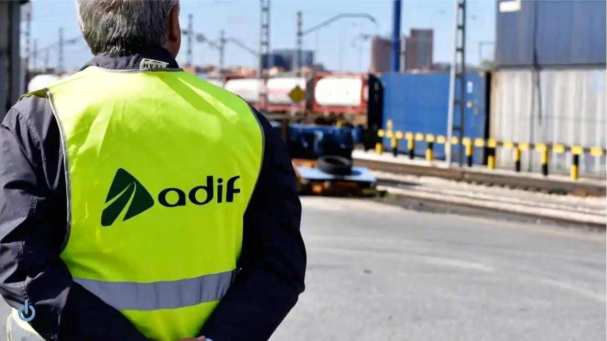 Vakbonden en Adif komen overeen de werkdag terug te brengen tot 35 uur per week