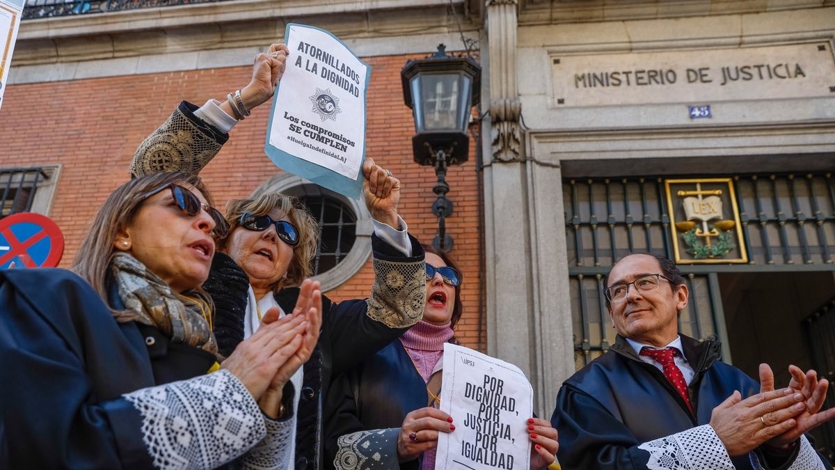 Goed nieuws voor justitieambtenaren: de regering tekent een nieuwe salarisverhoging met de vakbonden