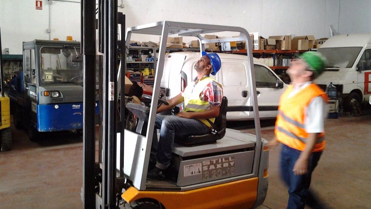 De indrukwekkende gratis SEPE-cursus die toegang geeft tot werken als heftruckchauffeur en 2.000 euro verdient