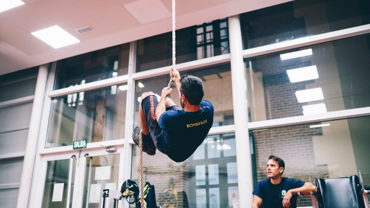 Fysieke training voor aspirant-brandweerlieden wordt steeds relevanter