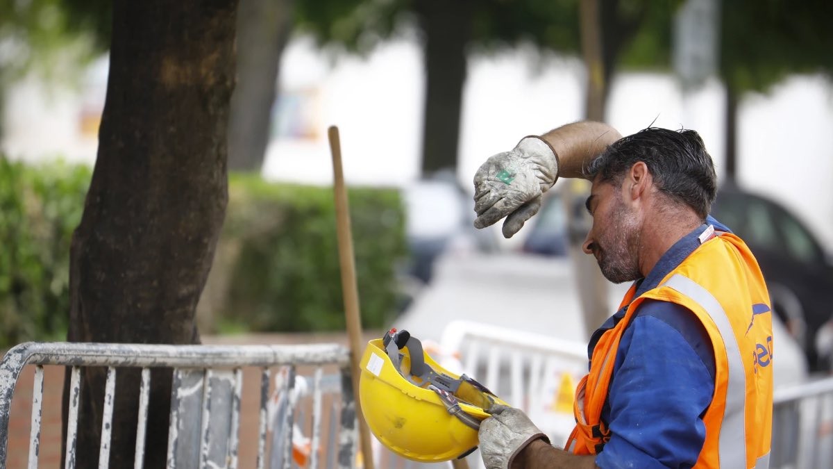 Hoe u werkkleding kiest en thermische stress door hoge temperaturen vermijdt