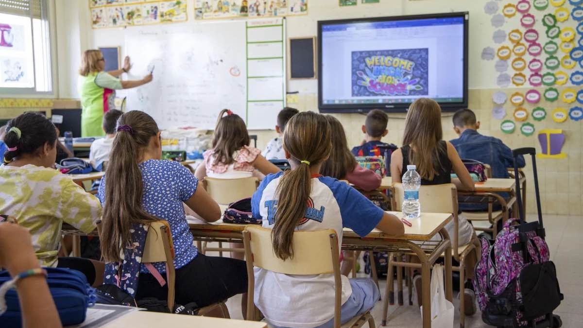 Hoeveel verdient een basisschoolleraar in Navarra?