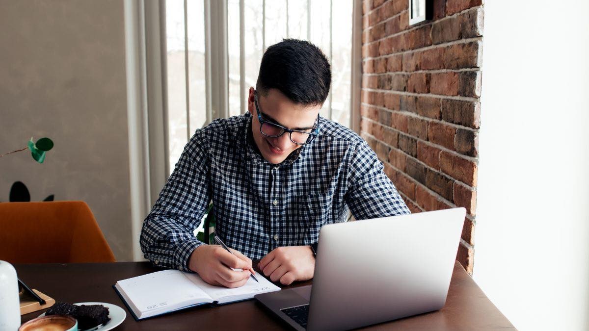 Stichting SEPI lanceert 10 beurzen voor stages in de Rode Eléctrica: 1.000 euro per maand