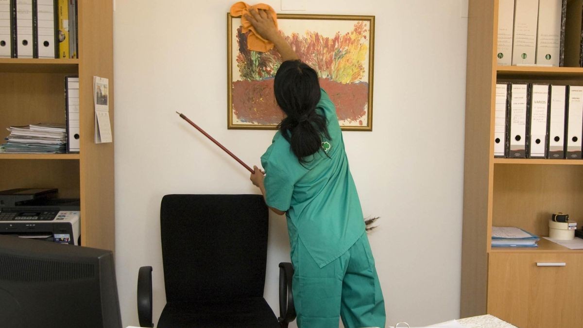 Er is dringend behoefte aan kantoorpersoneel met een salaris vanaf 1.750 euro en een contract voor onbepaalde tijd: maandag t/m vrijdag en zonder ervaring