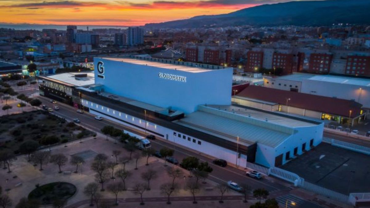 De 'Amazone' van Almería sluit de ERE en minimaliseert de schade