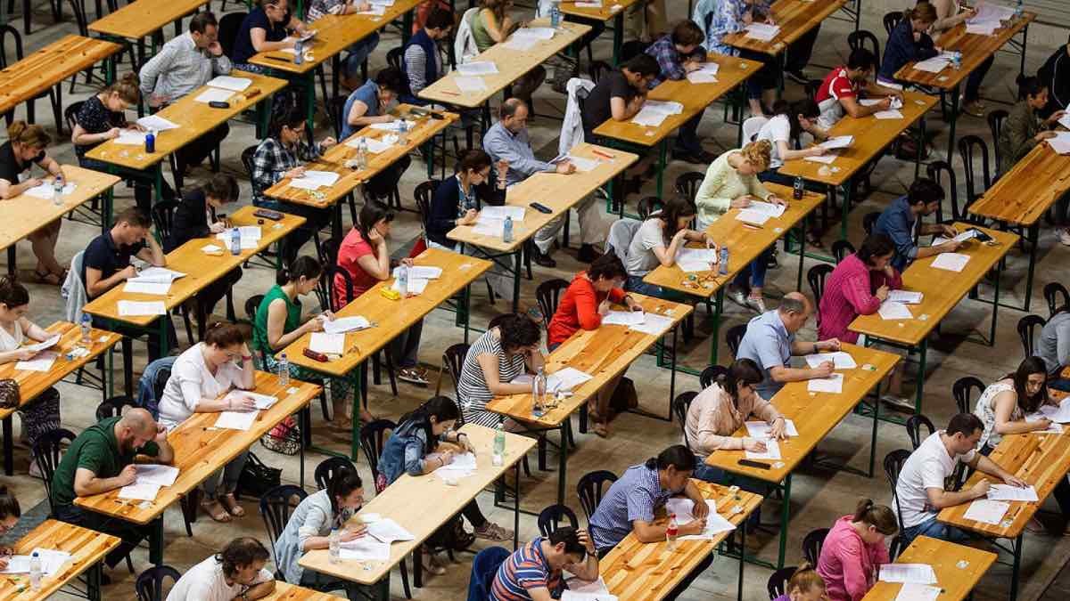 Deze examens behoren tot de “gemakkelijkste” om te slagen en hebben 800 plaatsen opgeleverd: tot € 1.900 netto per maand