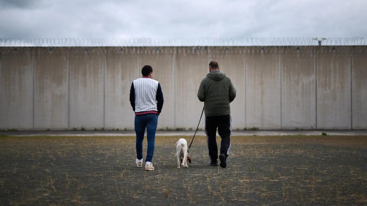 Hoeveel geld verdient een gevangenisbewaarder in Spanje?