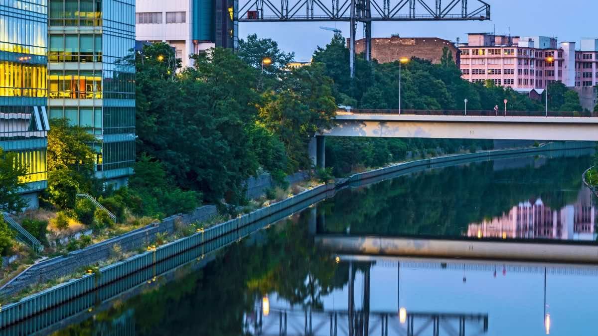 Duitsland biedt Spanjaarden een vaste baan: zij betalen u het huis plus een salaris van € 3.350 plus bonussen