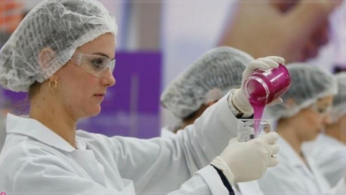 Een werknemer wordt ontslagen nadat hij een klant heeft verloren die jaarlijks meer dan 4 miljoen euro factureerde en de rechtbank oordeelt dat dit niet-ontvankelijk is