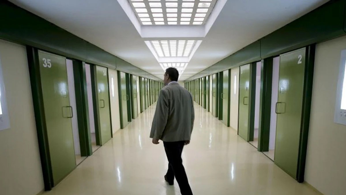 Geweldige kans om ambtenaar te worden: 800 plaatsen voor degenen die alleen een baccalaureaat nodig hebben en twee meerkeuze-examens behalen