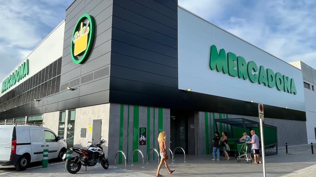 Een medewerker van Mercadona wordt ontslagen omdat hij een Fanta drinkt zonder ervoor te betalen, en justitie vindt dat dit terecht is