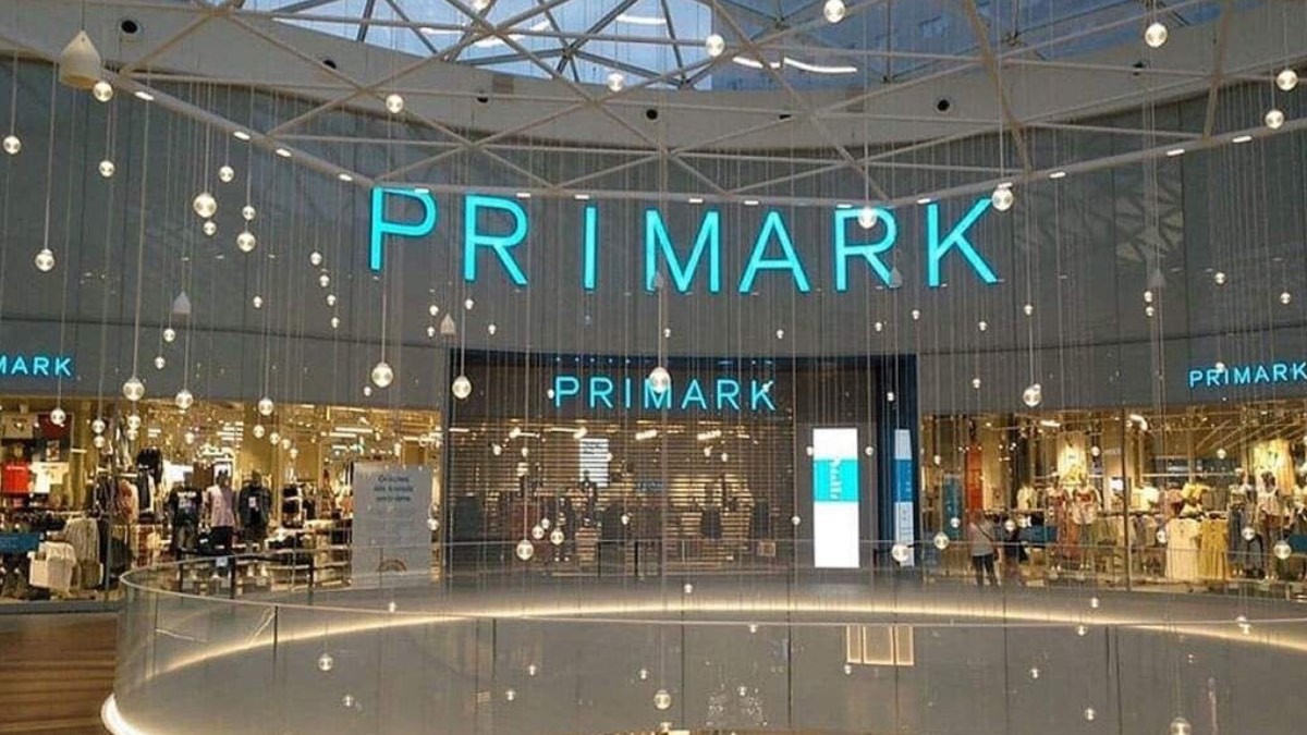 Een medewerker en manager van Primark wordt ontslagen nadat hij wordt betrapt op het kopen van producten tegen een lagere prijs
