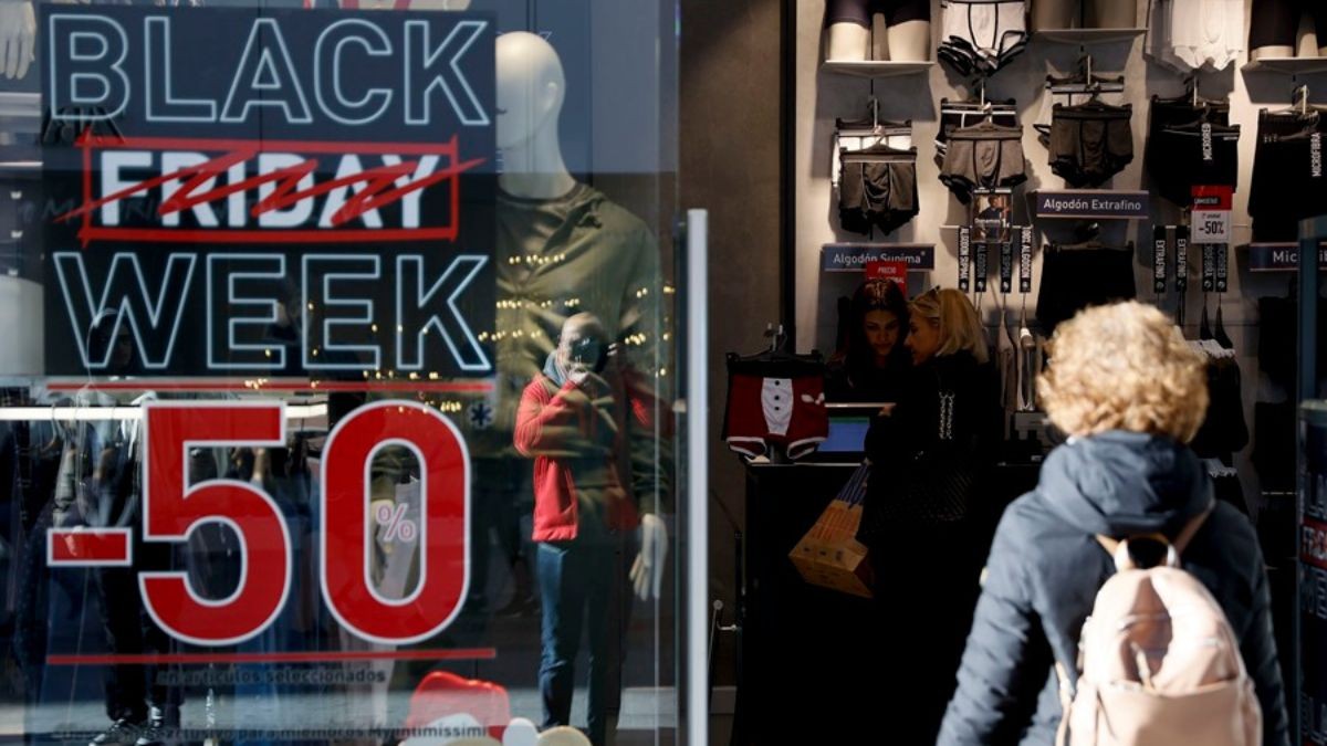 Er worden één miljoen werknemers gezocht voor Black Friday, Kerstmis en sales: optie voor vast dienstverband