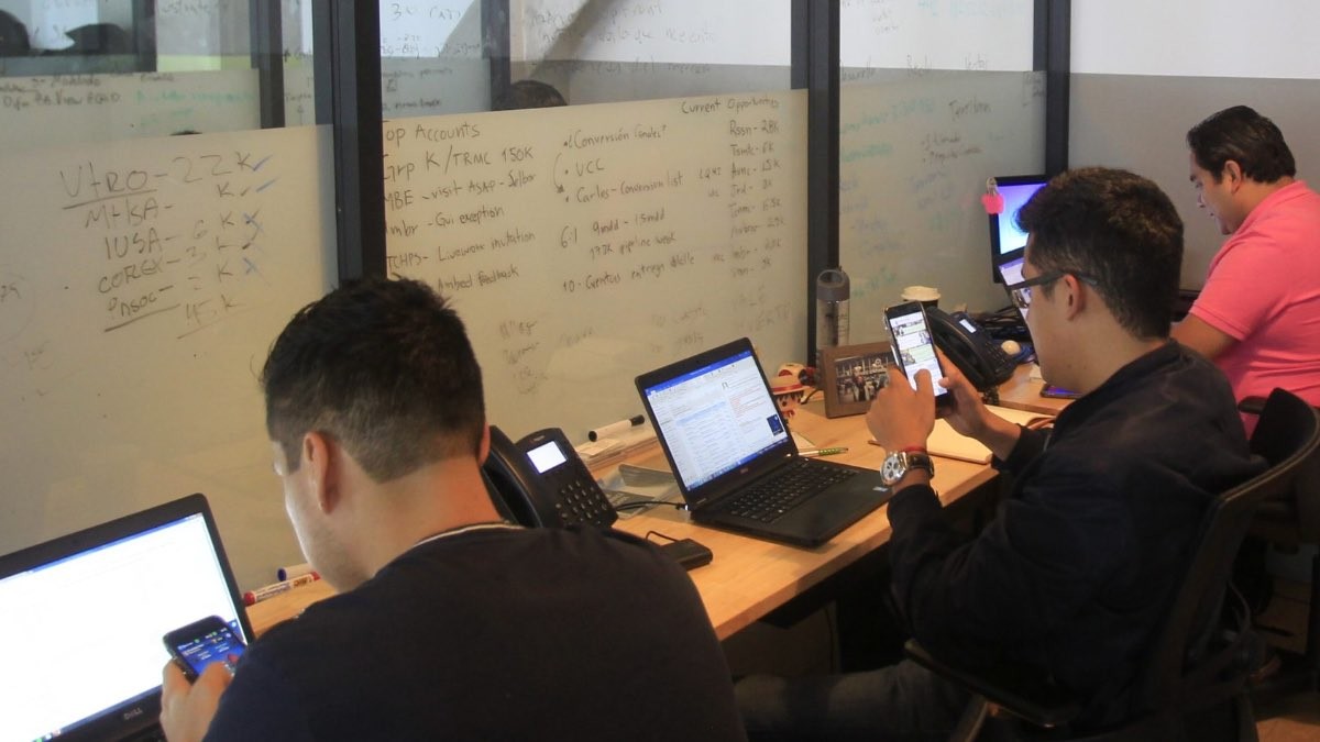 Bijna 40% van de werknemers denkt erover om dit nieuwe jaar 2025 van baan te veranderen