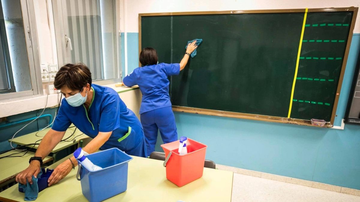 De BOE publiceert prijsvragen voor schoonmaakpersoneel met 220 vacatures: vast dienstverband zonder studie