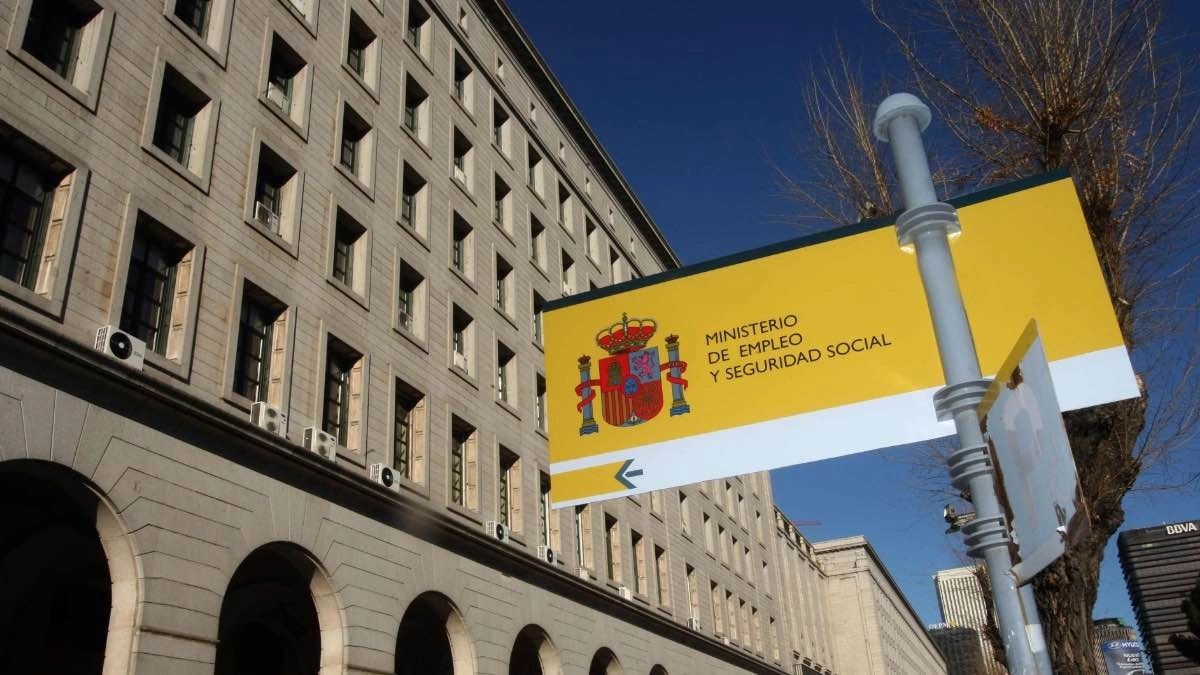 De sociale zekerheid heeft deze functionarissen nodig en roept op tot oppositie met 678 plaatsen