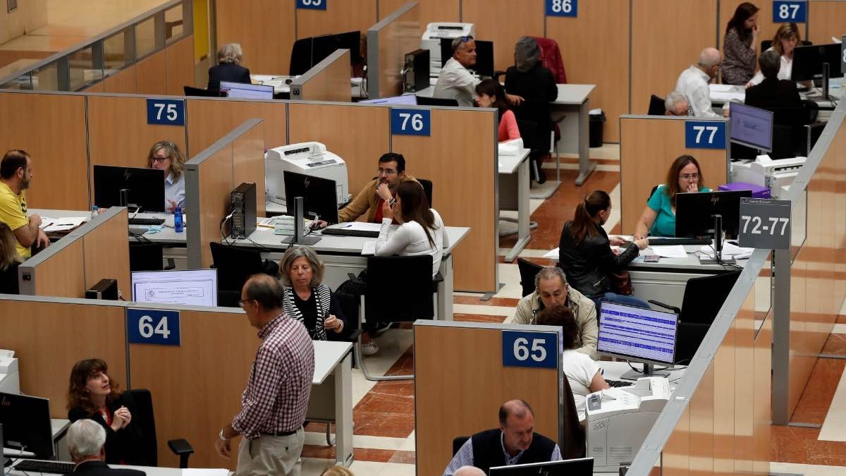 Een nieuwe salarisafspraak of een 35-urendag: enkele CSIF-verzoeken tijdens de Ambtenarenvergadering met de vakbonden