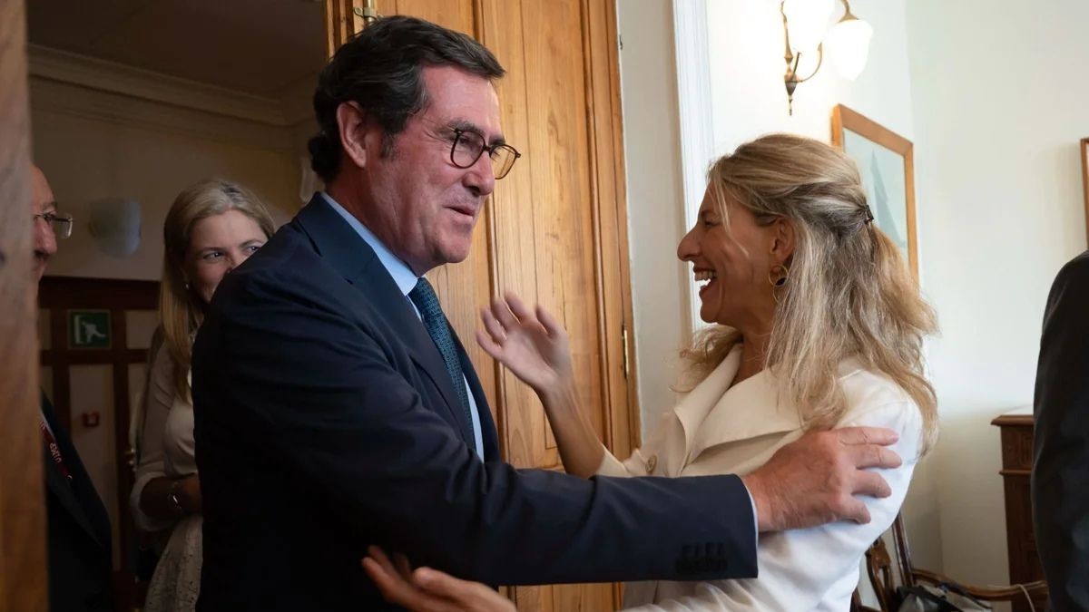 Garamendi waarschuwt Yolanda Díaz voor de verkorting van de werkuren en de verhoging van de SMI: “ze kunnen niet gescheiden worden”