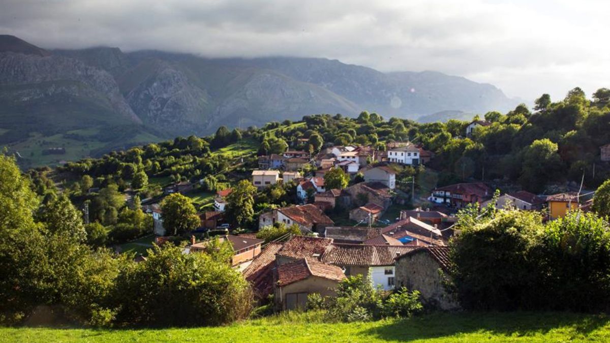 Stad van het ontruimde Spanje, in de Pyreneeën