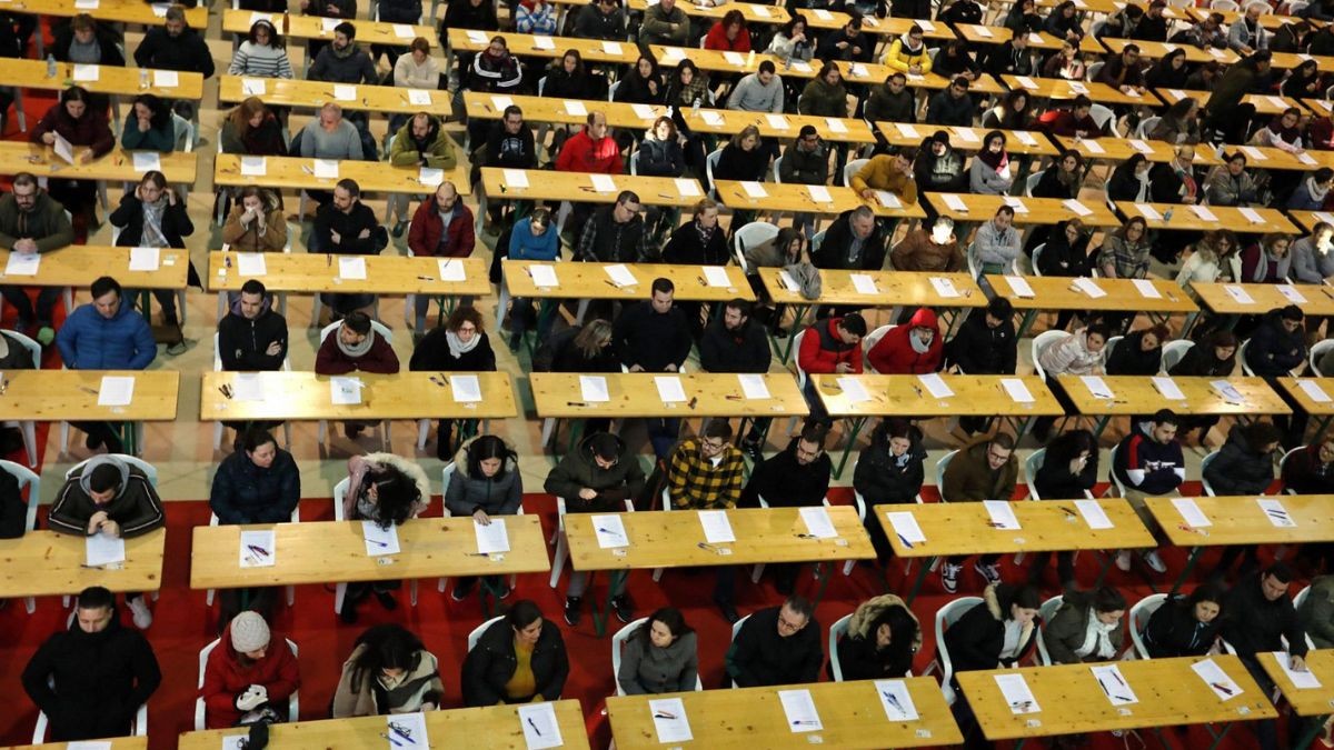 De regering zal opposities met 1.000 plaatsen oproepen om in gemeenteraden te werken met een salaris van meer dan 100.000 euro