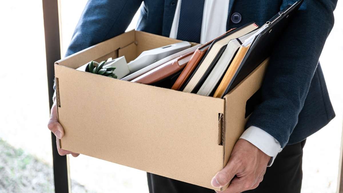 “Ik heb al mijn inspanningen in mijn carrière gestoken, ik won een regisseurpositie en een hoog salaris. Plots schoten ze me af en ik moest mijn visie op werk veranderen "