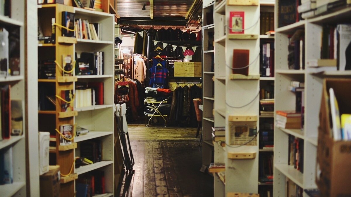 Het zelfwerk dat bibliotheken beheren, moet hun passie voor bedrijfsbeheer verenigen.