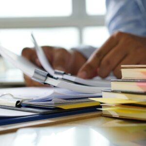 Een wet in Murcia zal de bureaucratie voor zelfstandigen en kleine en middelgrote ondernemingen vereenvoudigen door tot twintig verordeningen te schrappen