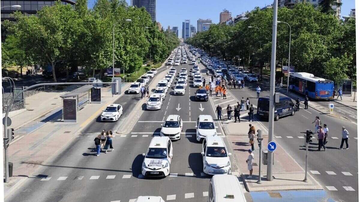 Duizenden autonome taxichauffeurs Collapsan Madrid, uit protest tegen de vloed van nieuwe VTC -licenties