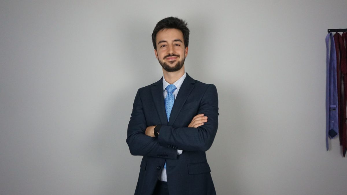 Miguel, advocaat, hekelt wat er in veel gevallen gebeurt met werkloosheid: "Het profiteert de meeste jet