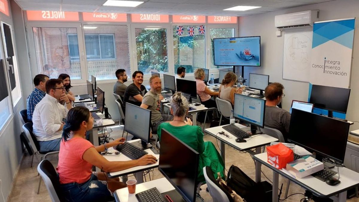 Nieuwe gratis cursussen over kunstmatige intelligentie voor werklozen met 3.700 zitplaatsen