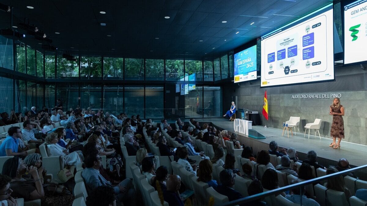 Zelf- werkloosheid stagneert met Spanje als "het slechtste land" om een ​​bedrijf te openen