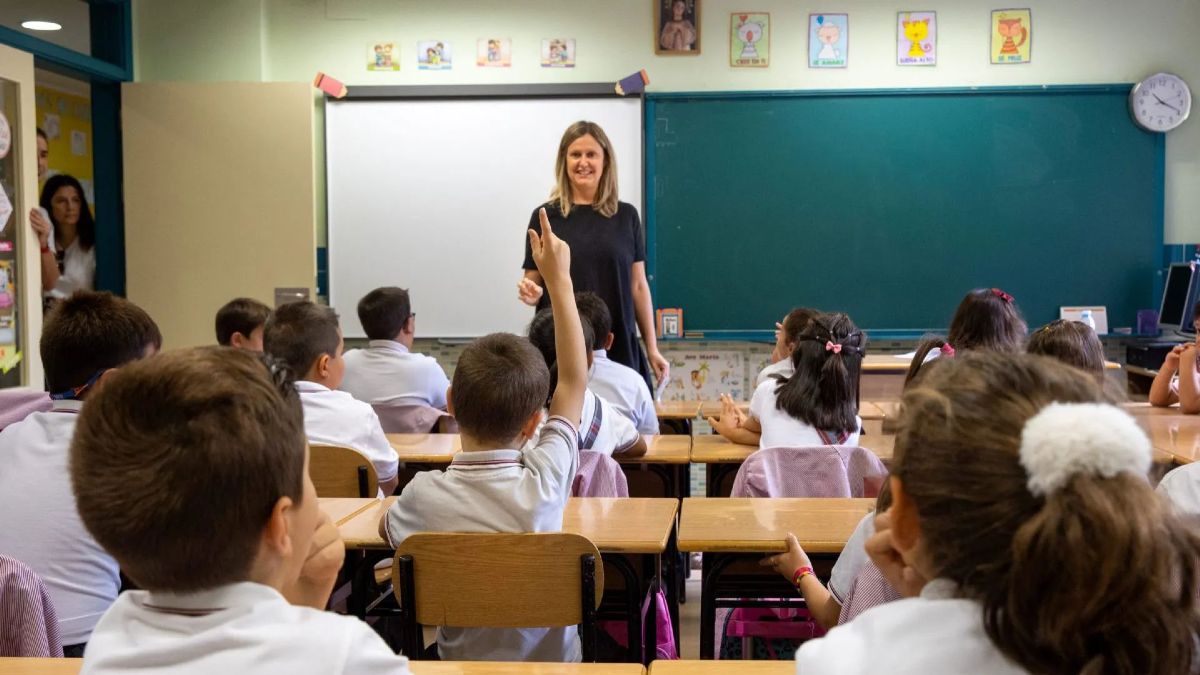 Deze scholen zijn op zoek naar leraren en leraren: u kunt werken zonder de noodzaak om een ​​oppositie goed te keuren