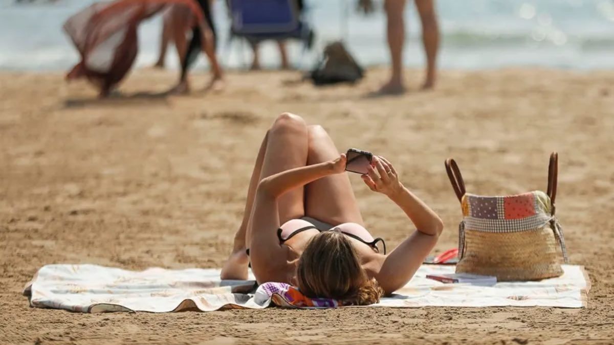 Digitale ontkoppeling op zomervakantie: 6 van de 10 werknemers loskoppelen niet