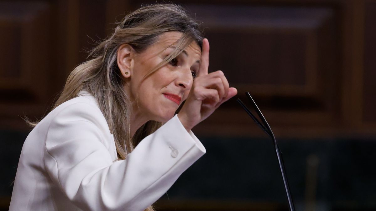 Yolanda Díaz waarschuwt opnieuw: het zal een decreet goedkeuren met de nieuwe tijdregistratie als ze de reductie van de werkdag neerleggen