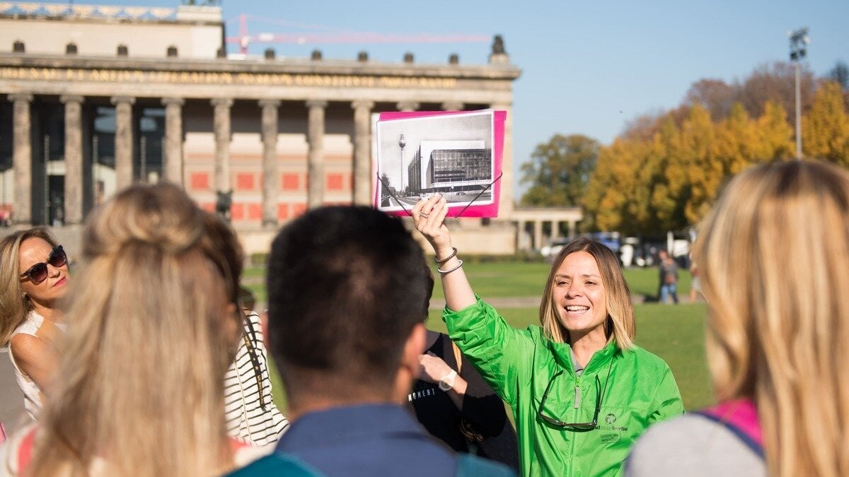 Uw bedrijf behoudt de basistours omdat ze uw "Guides School" zijn