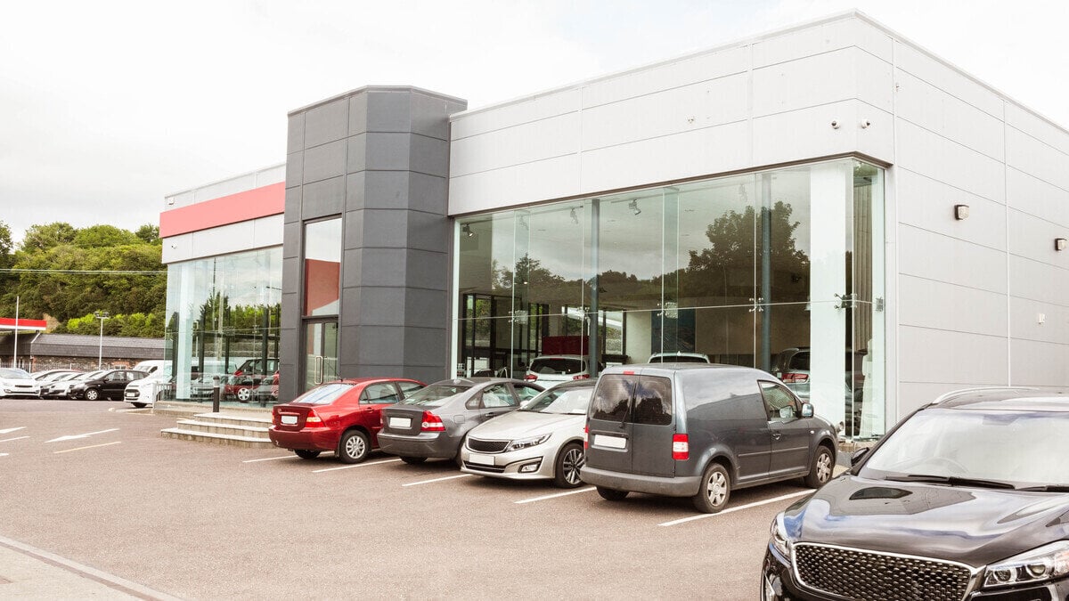 De concessiehouders van het zelfbewerkte verkochten meer licht maar minder industriële bedrijfsvoertuigen