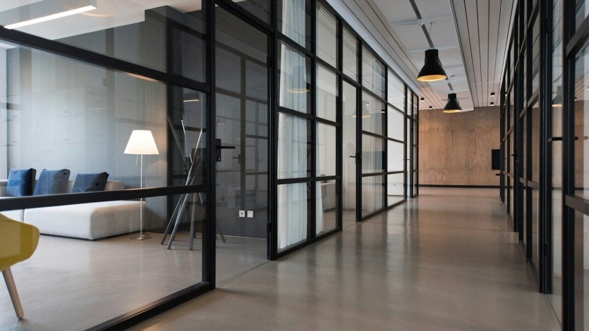 Hoe kunnen zelfwerken en MKB -bedrijven weten wat tijd is om een ​​kantoor te kopen?