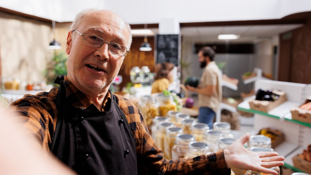 "Ik ben niet geïnteresseerd": ze huren een medewerker van meer dan 70 jaar in en weigert te werken omdat hij niets wil doen, maar zijn bazen ontslaan hem niet