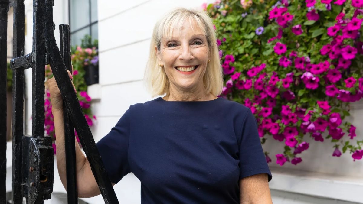 Milena (70 jaar), rekent salaris en een pensioen: "Ik breng pensioen aan naast een salaris om geschenken te kopen aan mijn kleinkinderen"