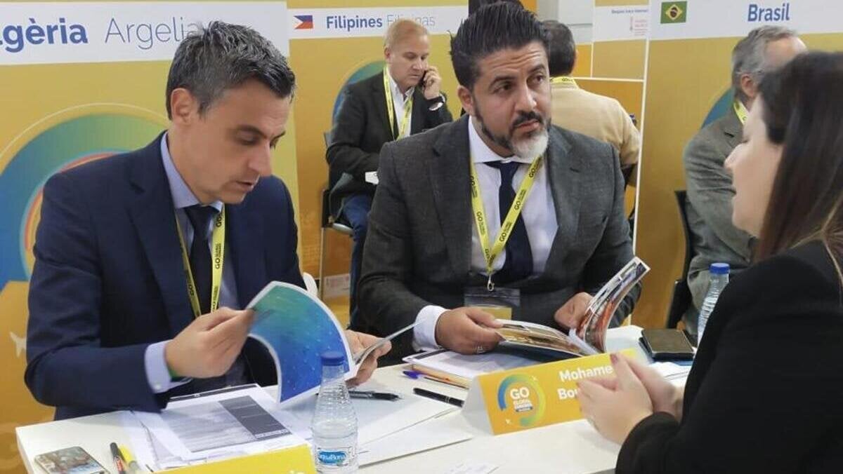 Tapia en Bouzembrak, op een internationale beurs