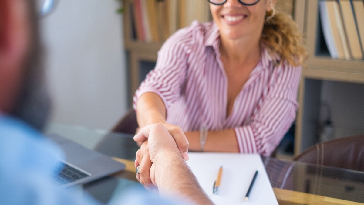 De vervangende contracten die door het MKB worden gebruikt, zullen in deze gevallen onbepaald worden