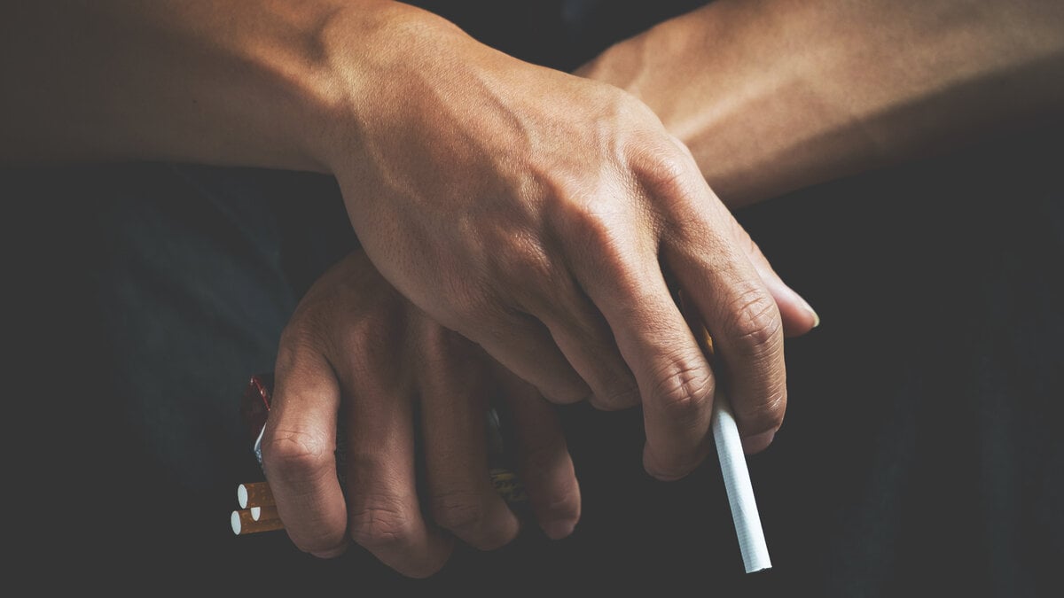 Een studie koppelt hoge tabaksbelastingen met de toename van smokkel die van invloed is op vijvers