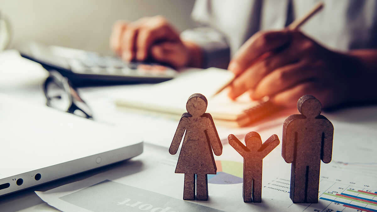 De juryleden herinneren zich eraan dat er werkzaam is dat er nieuwe limieten zijn om werknemers te ontslaan die zijn aangepast