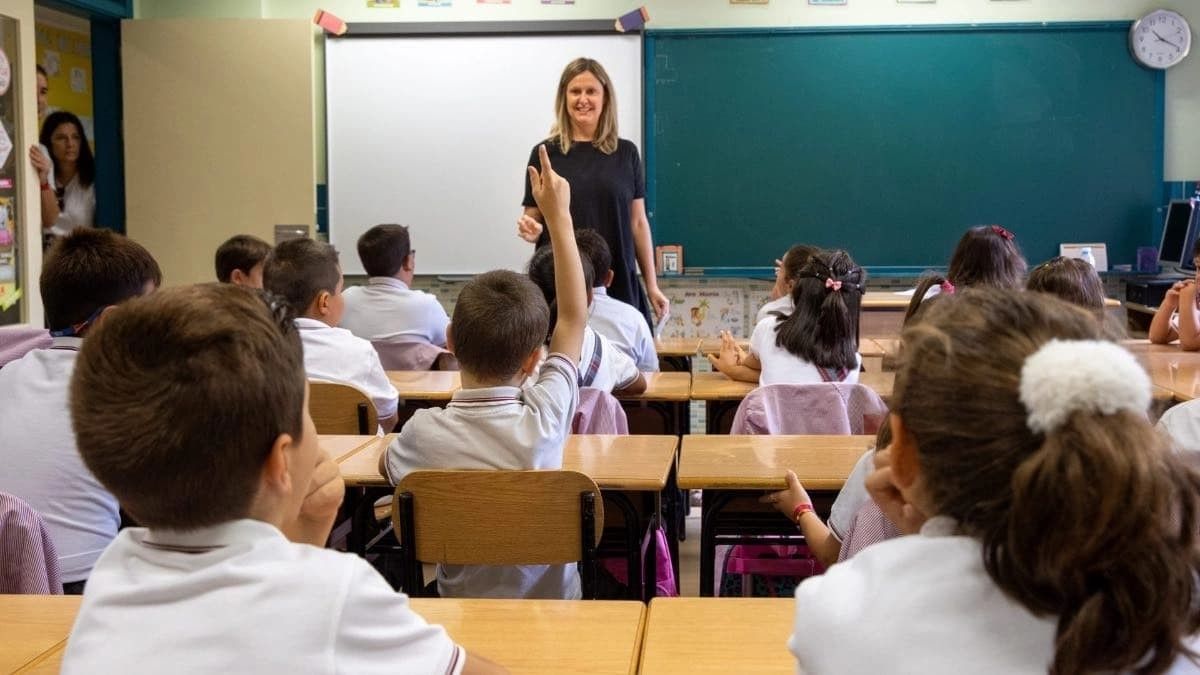De sepe heeft personeel nodig om op scholen te werken: geen oppositie of ervaring