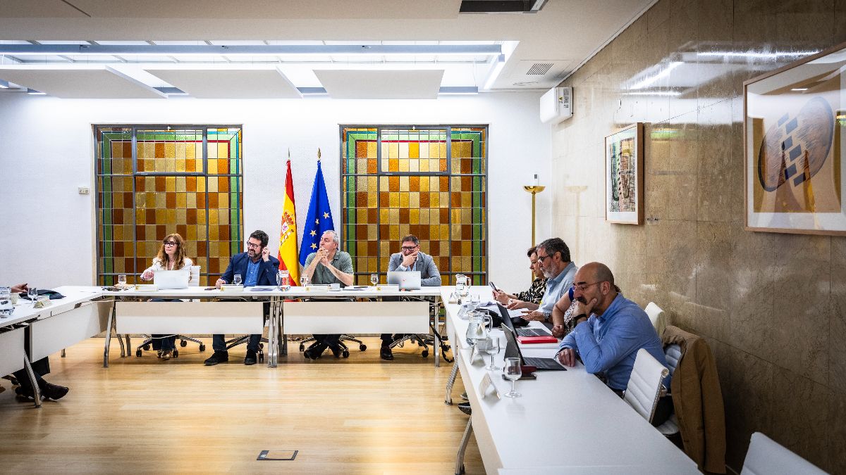 Werk stelt sociale agenten voor om aspecten van het Europees Sociale Handvest op te nemen via een koninklijk besluit voor de SMI