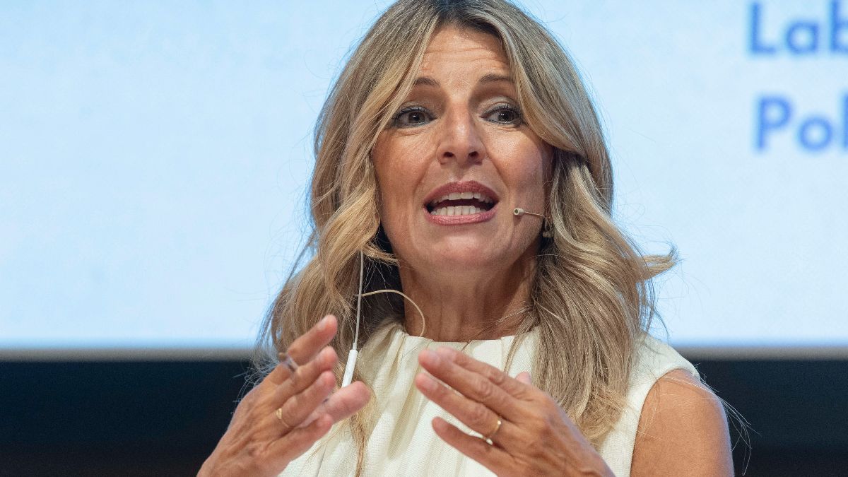 Yolanda Díaz reageert op Garamendi: "Als de heer Garamendi niet van vrouwen houdt om beslissingen te nemen, waaraan hij gewend raakt"