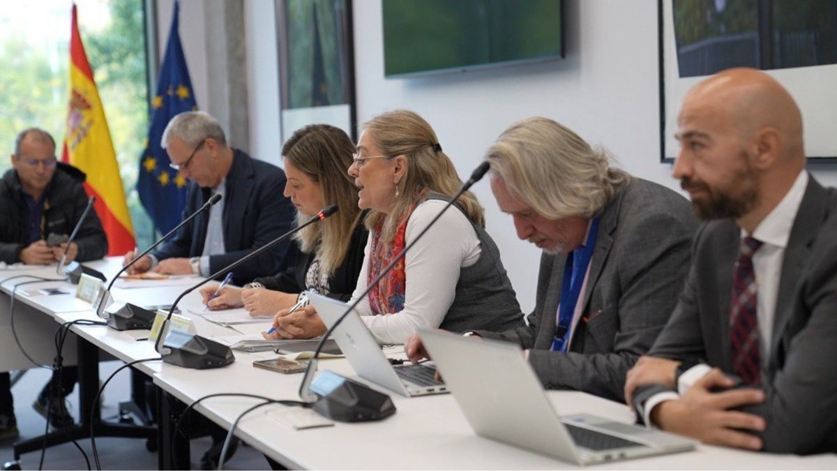 De regering en de vakbonden openen onderhandelingen over een nieuwe driejarige salarisovereenkomst voor ambtenaren