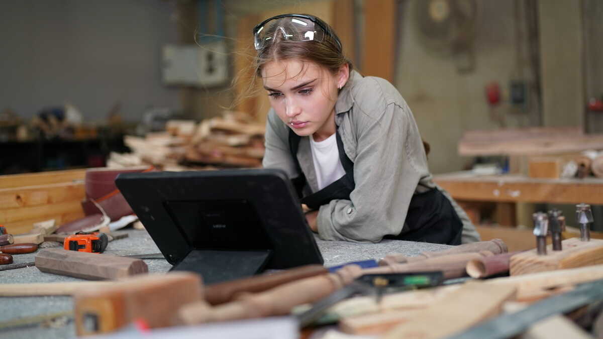 Spaanse zelfstandigen en kleine en middelgrote ondernemingen spenderen meer dan het dubbele van de hoeveelheid Europese bureaucratie dan andere landen