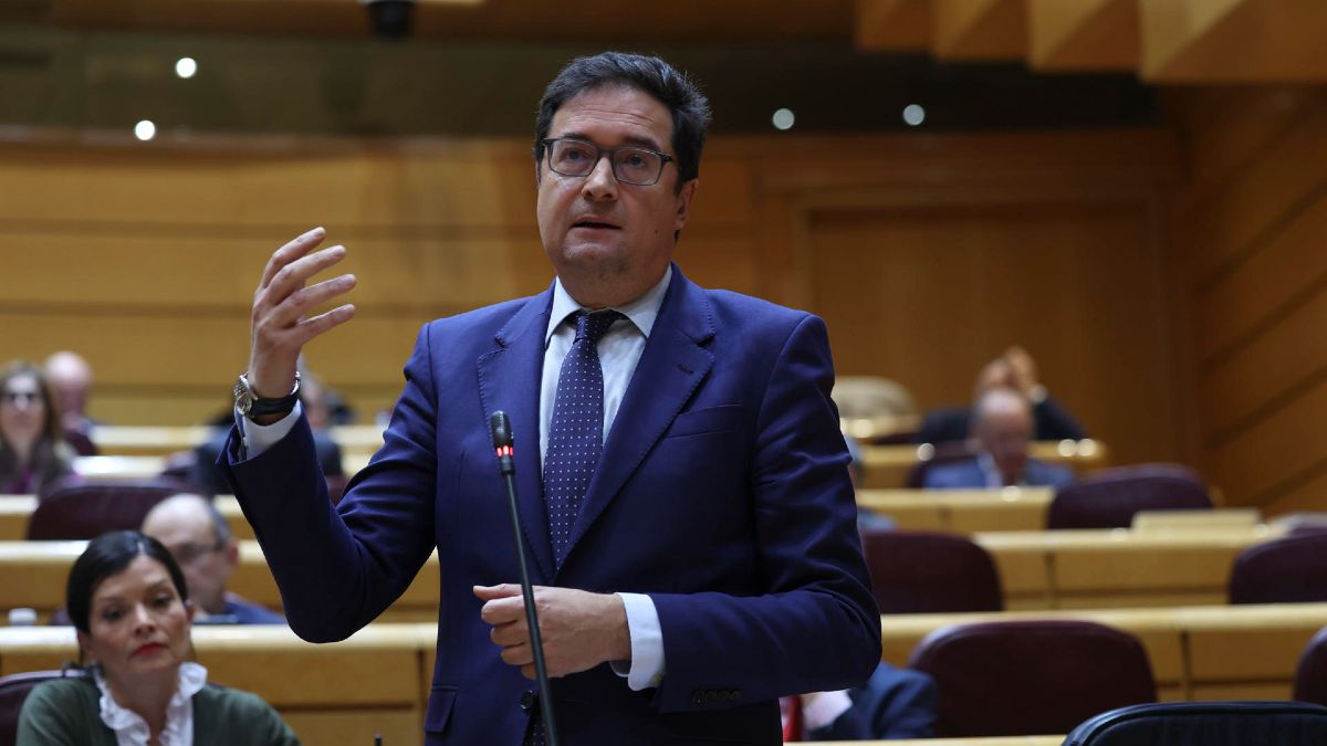 De regering roept op tot 17.986 openbare arbeidsplaatsen voor het algemeen bestuur van de staat